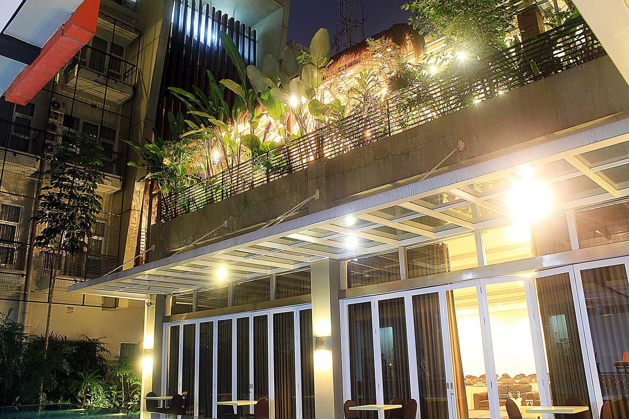 Zen Premium Setrawangi Raya Hotel Бандунг Екстериор снимка