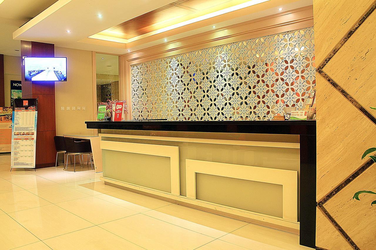 Zen Premium Setrawangi Raya Hotel Бандунг Екстериор снимка