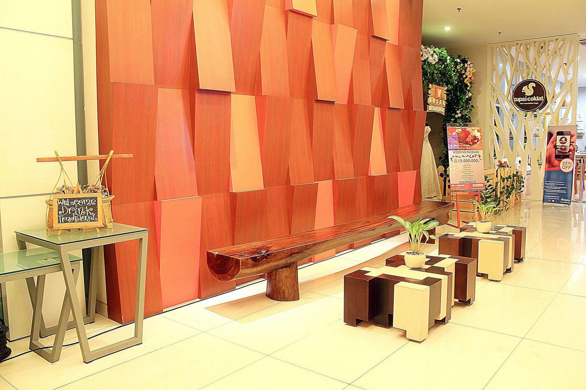 Zen Premium Setrawangi Raya Hotel Бандунг Екстериор снимка