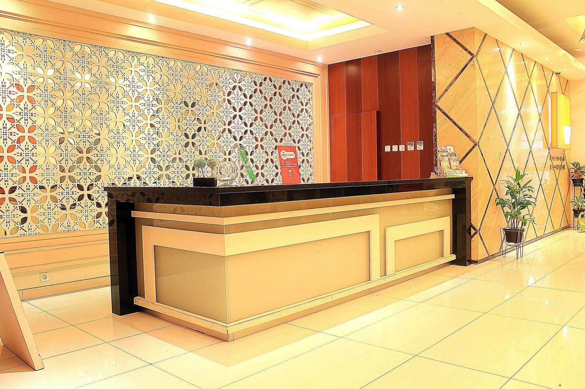 Zen Premium Setrawangi Raya Hotel Бандунг Екстериор снимка